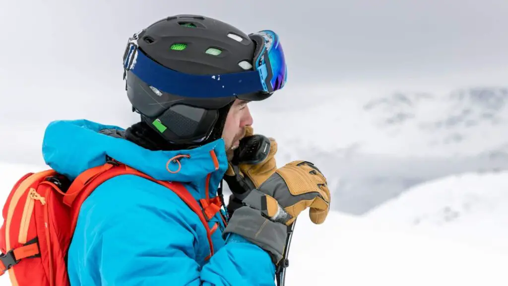 What Are The Best Walkie-Talkies For The Mountains