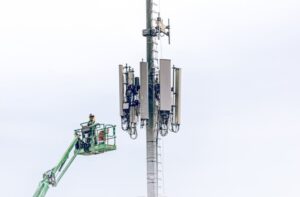 Do you need a Cellphone Tower for Walkie Talkies?